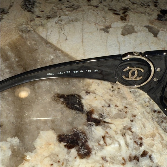 CHANEL Black Sunglasses with Case and Pouch - Picture 4 of 6